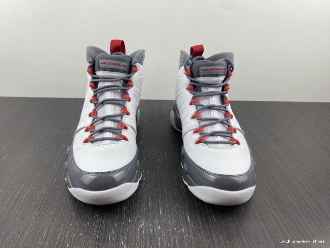 Reps LUCY Red Jordan CT8019-162 9 Fire Air 0704